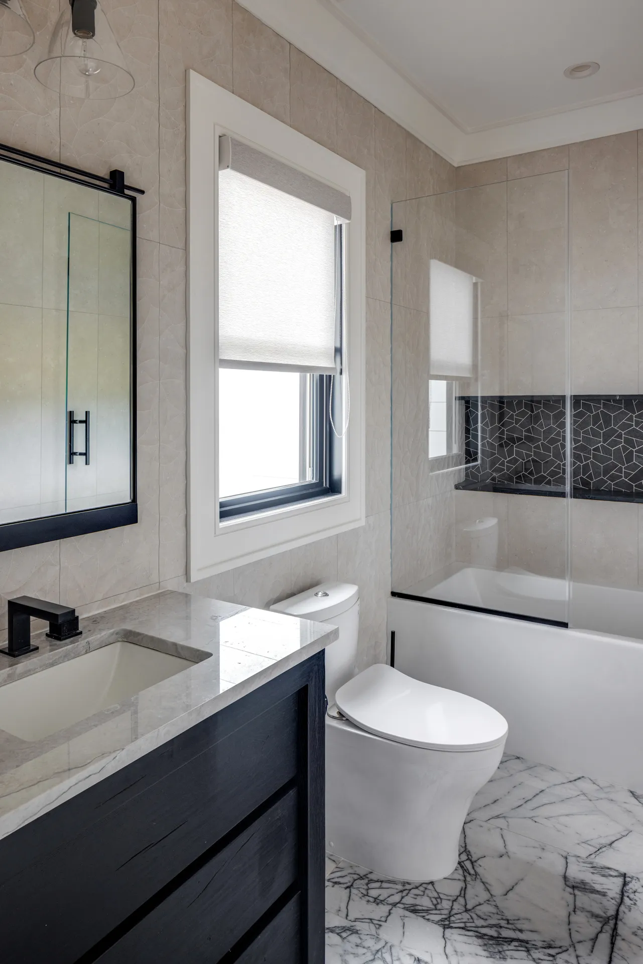 Modern_Black_Cabnet_Vanity_Bathroom