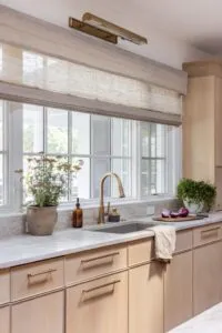 White Oak Cabinets in an Airy Kitchen